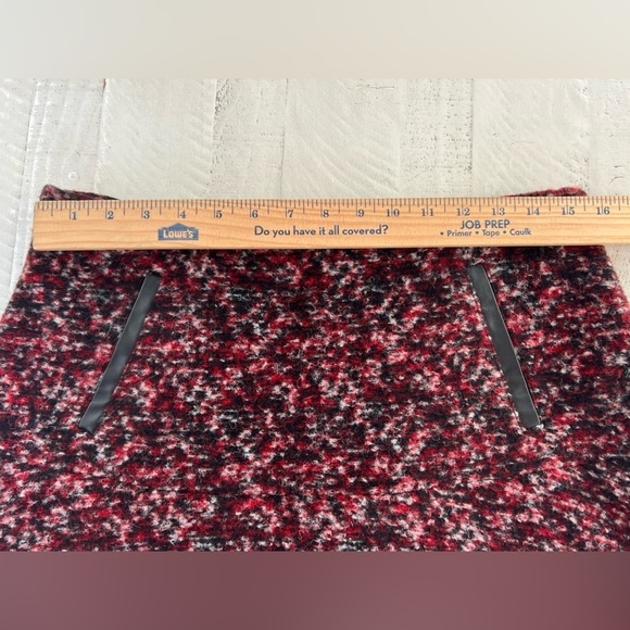 Ann Taylor Schoolgirl Wool Blend A-line Flare Mini Skirt in Red & Black Size 8 - Picture 3 of 6